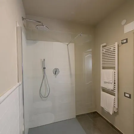 Palazzo Sertorio 4* 加维